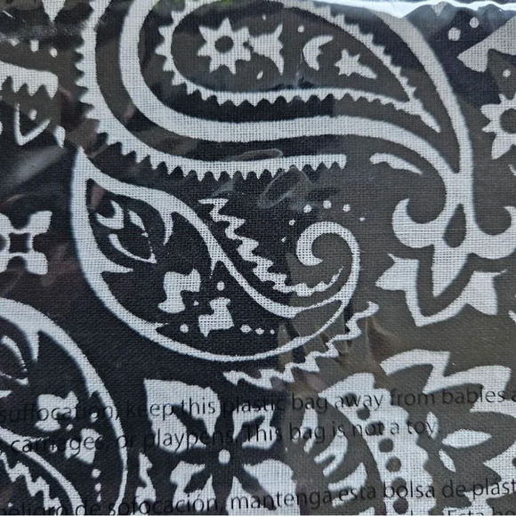 3 Pack of  Black and White Bandanas - Picture 2 of 2